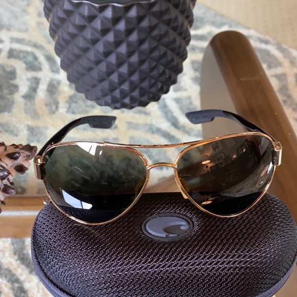 Costa Del Mar Sunglasses LIKE NEW!! - Picture 3 of 7